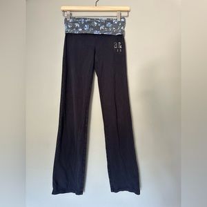 Abercrombie & Fitch A&F 2000s style yoga pants/ flare leggings